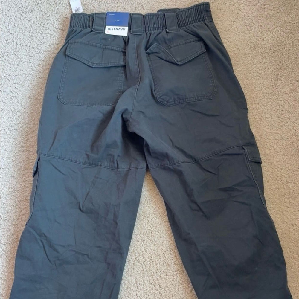 NWT washed black old navy cargos